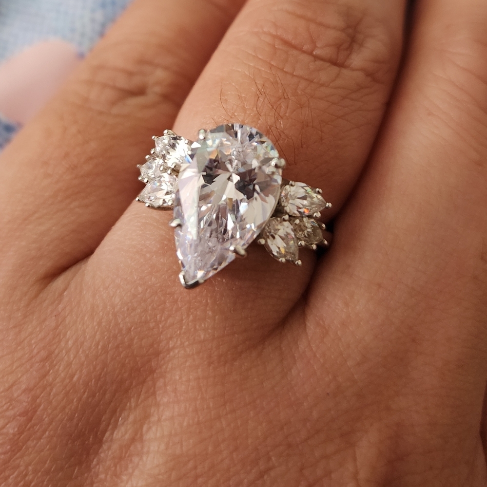 Cubic Zirconia Ring 4.5 Carats Pear Cut